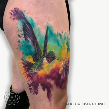 Татуировка колибри в стиле акварель