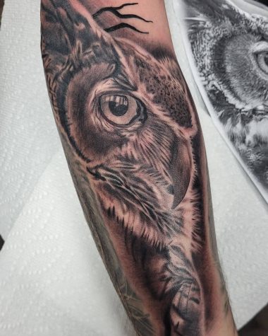 Татуировка совы на руке