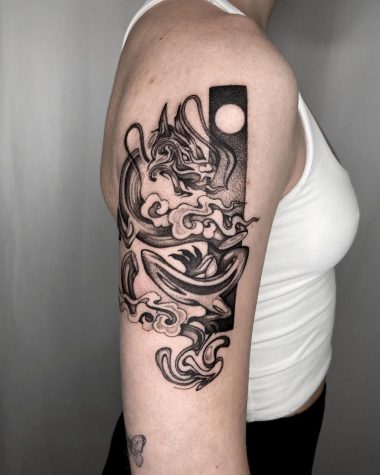 Абстрактный японский дракон, тату на плече