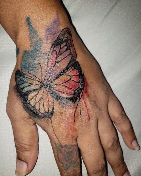 Татуировка в виде бабочки – традиции Японии в современном отображении