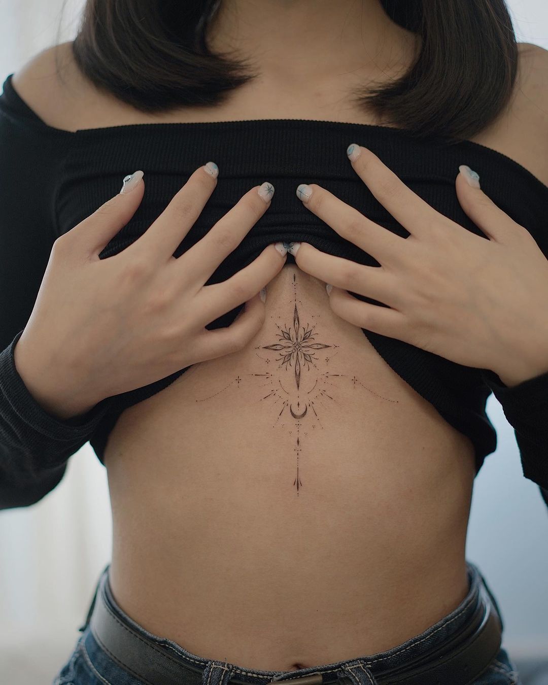 Татуировки на груди: значения, кто и зачем их делает