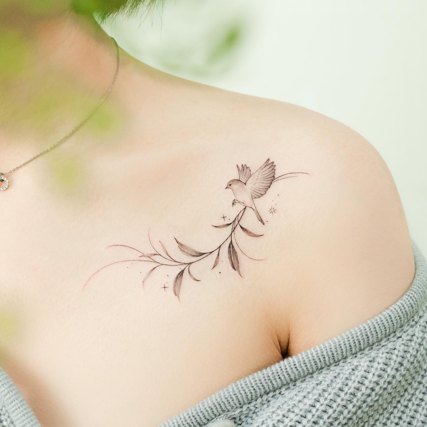 Татуировки на спине для девушек