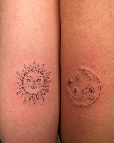 Парная тату солнца и луны для двух девушек