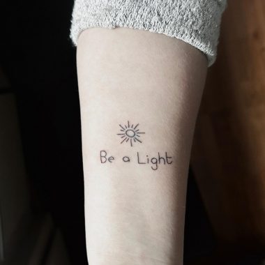 Солнце с надписью Be a Light