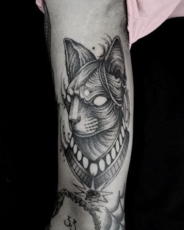 Значение татуировки кошка для девушек