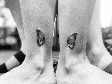 Крылья бабочки, парная тату на лодыжках