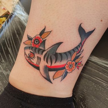 Акула, традишнл, татуировка на лодыжке