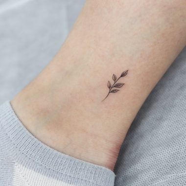 Женские тату на ноге - фото, эскизы и особенности татуировки на ноге для девушек