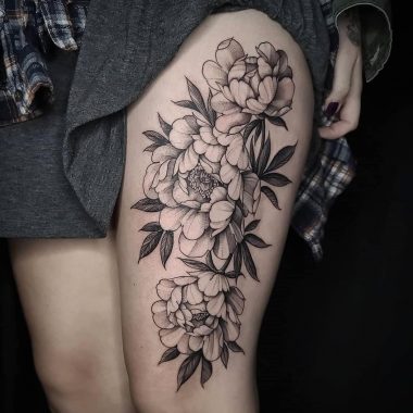 Чёрно-белые татуировки для девушек: большая подборка эскизов и фото для самых привередливых
