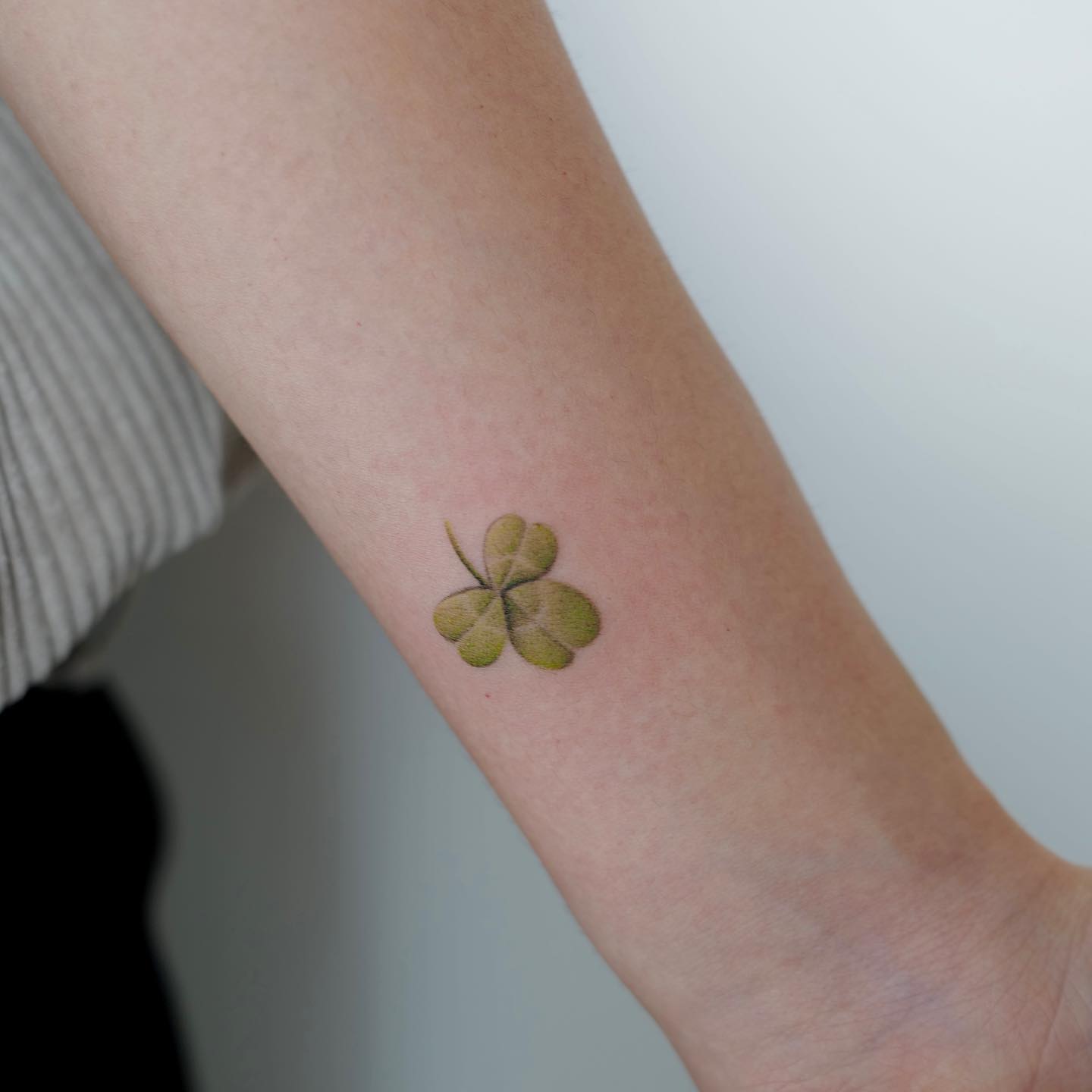 Символ клевера в татуировках — все значения тату клевер