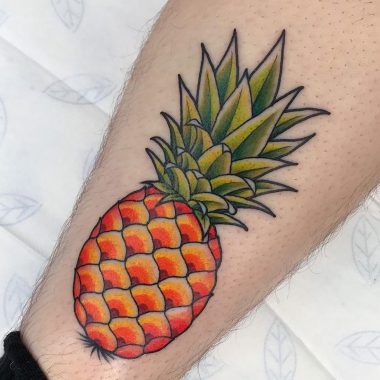 Простая татуировка ананаса