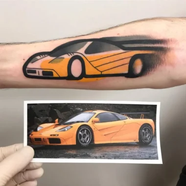 Желтый McLaren, тату на руке